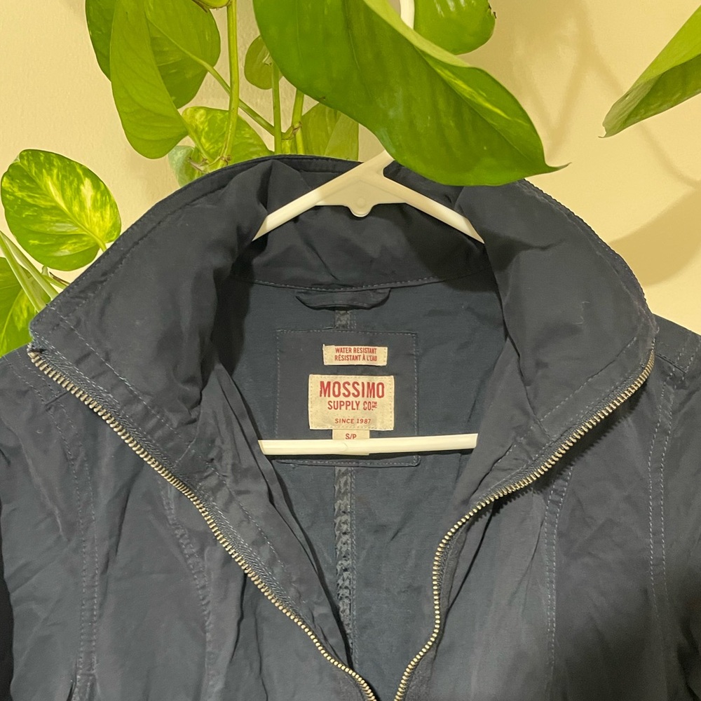 Water resistant light jacket - adjustable - Picture 6 of 6